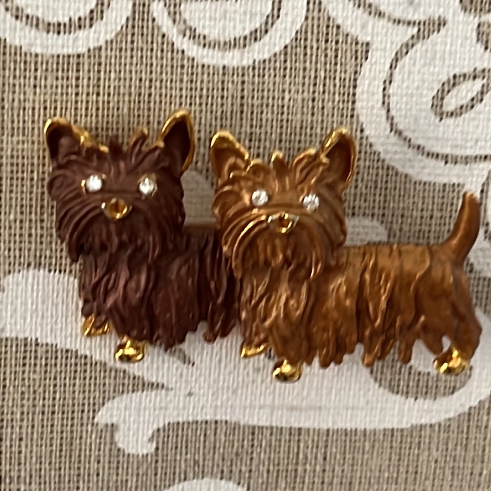 YORKIE PUPPY PAIR OF PRECIOUS FUR BABIES VTG BROACH EX COND GIFT FOR MOM